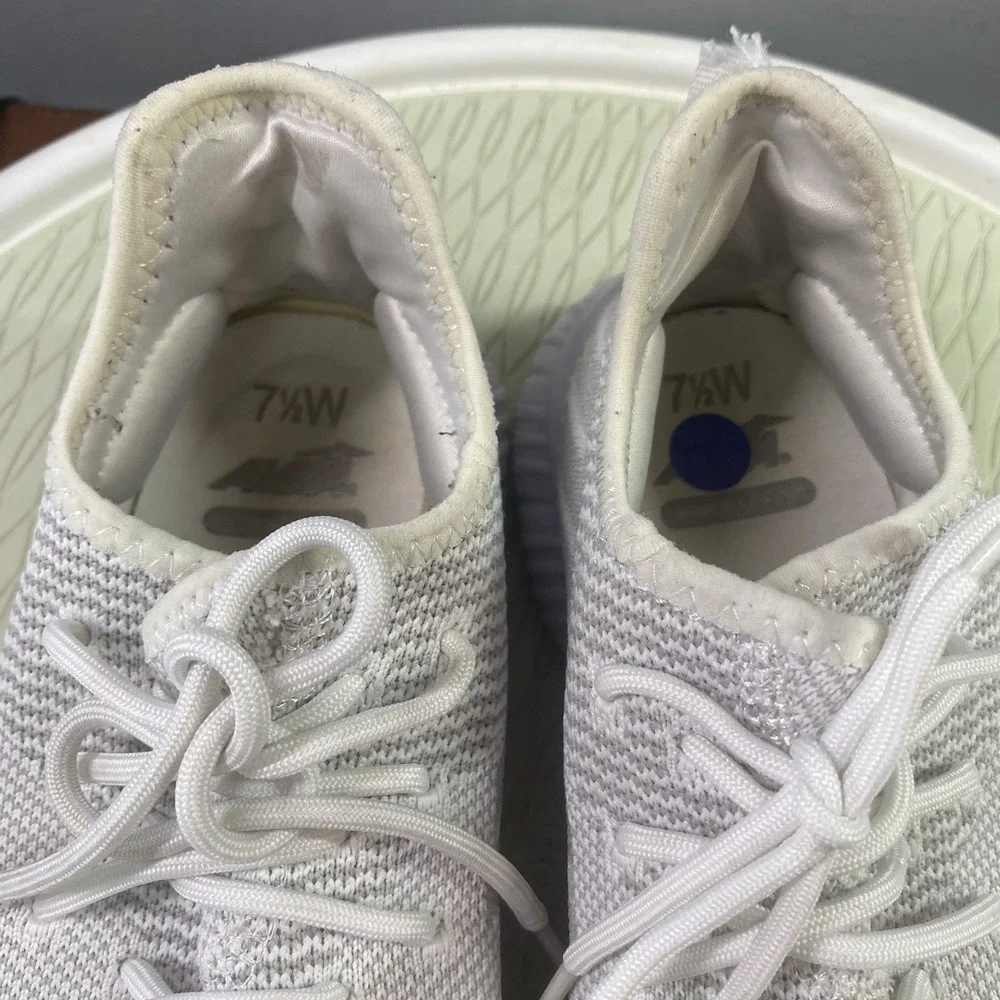 AVIA Womens Slip-on Memory‎ Foam White Sneakers Athletic Shoes 7.5 WIDE